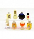 Lot de 8 miniatures féminines