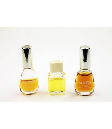 Lot de 3 miniatures féminines, variantes différentes