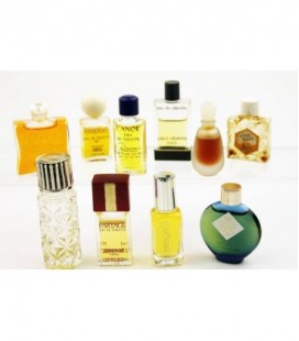 Lot de 10 miniatures féminines (marques différentes )