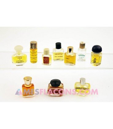 Lot de 10 micro miniatures féminines (marques différentes)